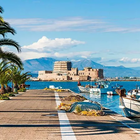 Marina's Bright Getaway - Center House Nafplio