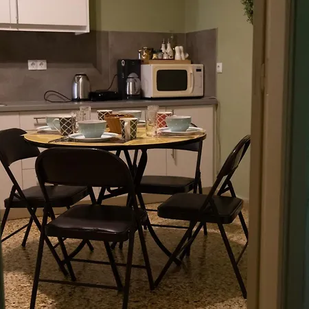 Marina's Bright Getaway - Center House *