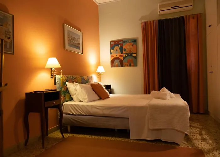 Marina's Bright Getaway - Center House Lejlighed