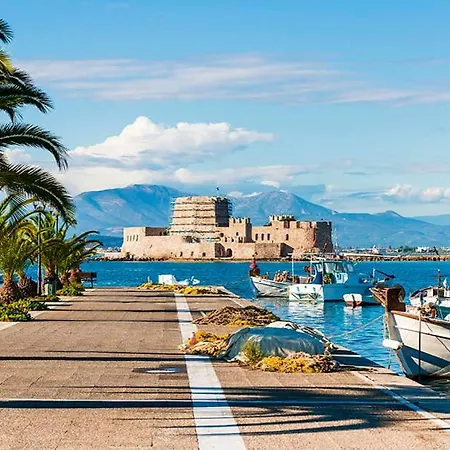 Marina's Bright Getaway - Center House Nafplio