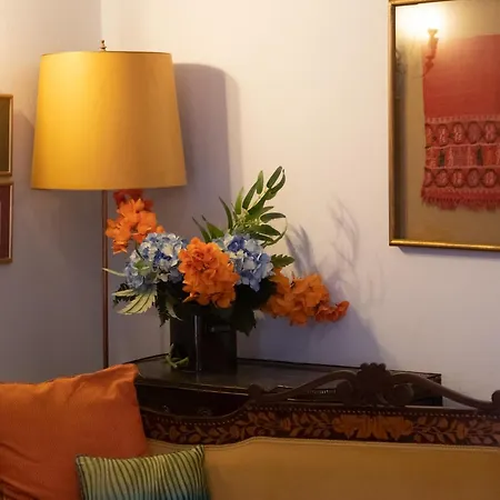 Marina's Bright Getaway - Center House