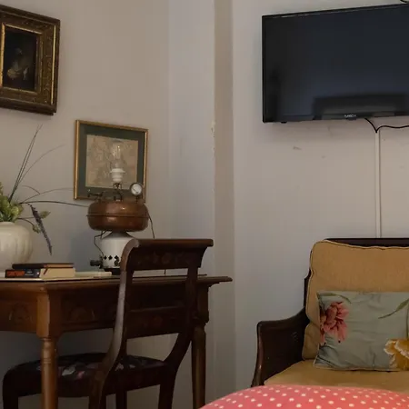 Marina's Bright Getaway - Center House Apartment Nafplio