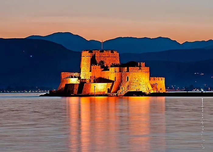 Lägenhet Marina's Bright Getaway - Center House