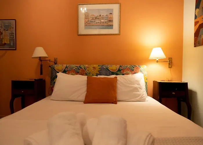 Апартаменты Marina's Bright Getaway - Center House *