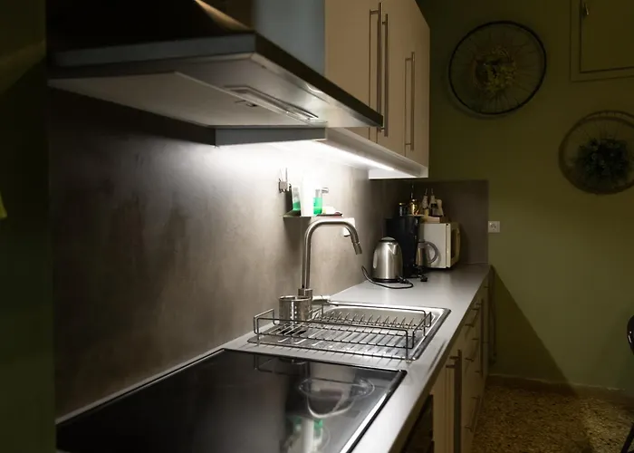 Marina's Bright Getaway - Center House *