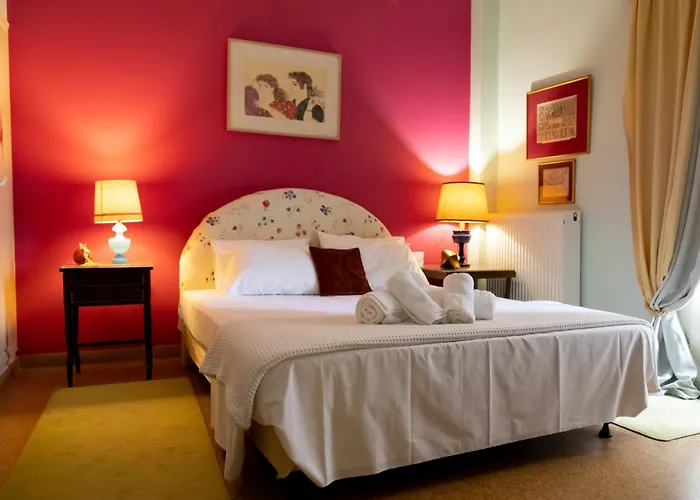 Апартаменты Marina's Bright Getaway - Center House *