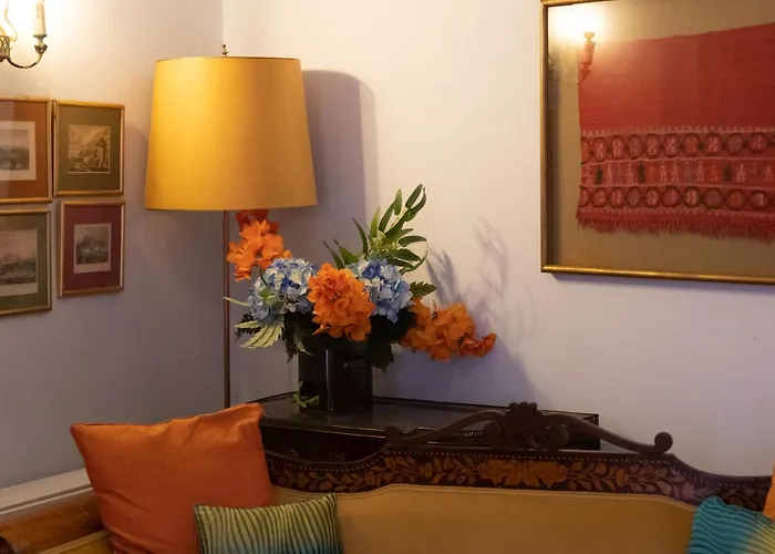 Marina's Bright Getaway - Center House