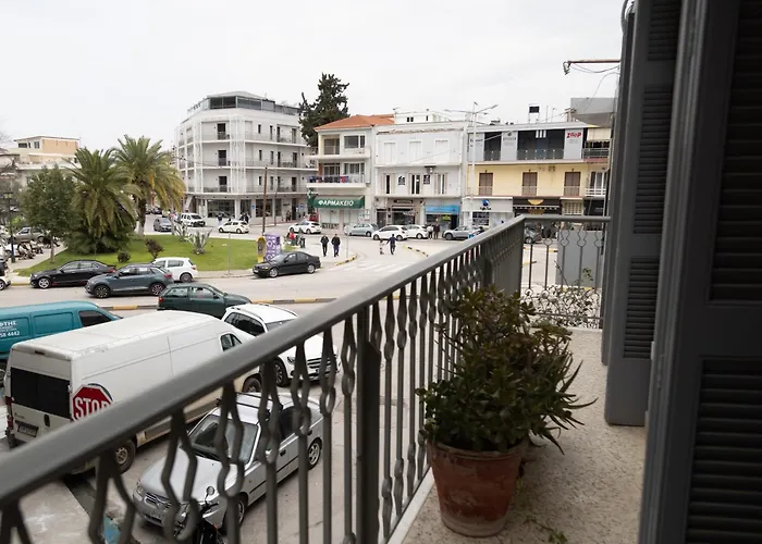 Апартаменты Marina's Bright Getaway - Center House *